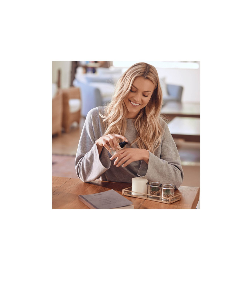 AHAVA Hyaluronic Acid Serum - увлажняющая сыворотка для лица с гиалуроновой кислотой /   30  ml  / GTIN 697045161980