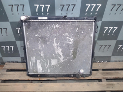 Радиатор двигателя Toyota Land Cruiser 200  Б/У Оригинал 1640051040