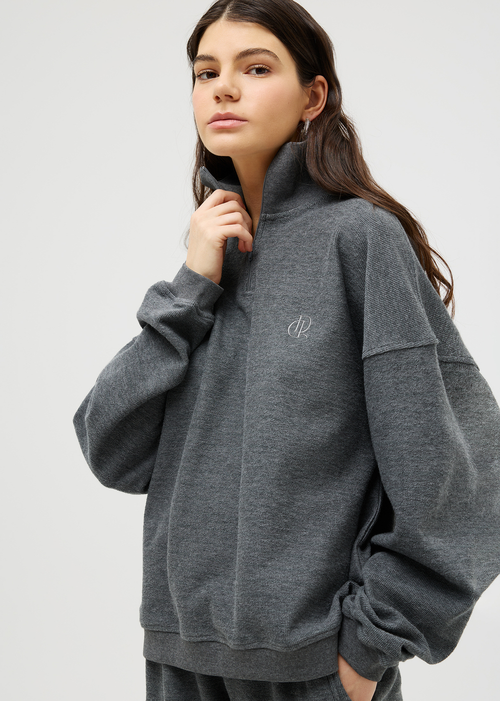 Свитшот с молнией