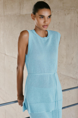 ZARA ДЛИННЫЙ ТРИКОТАЖНЫЙ ТОП С ПОЯСОМ, ГОЛУБОЙ