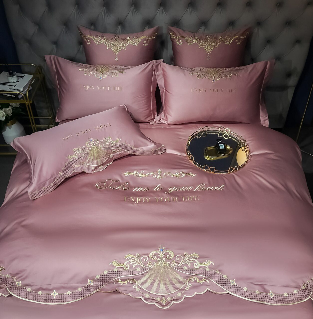 Постельное белье Сатин Гладкокрашеный Вышивка Делюкс на резинке DHCR001