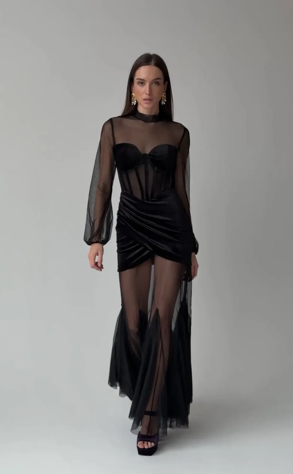 Платье атласное Sleek sin, Черное