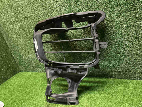 Решетка перед. бампера Porsche Cayenne 958 (14-18)