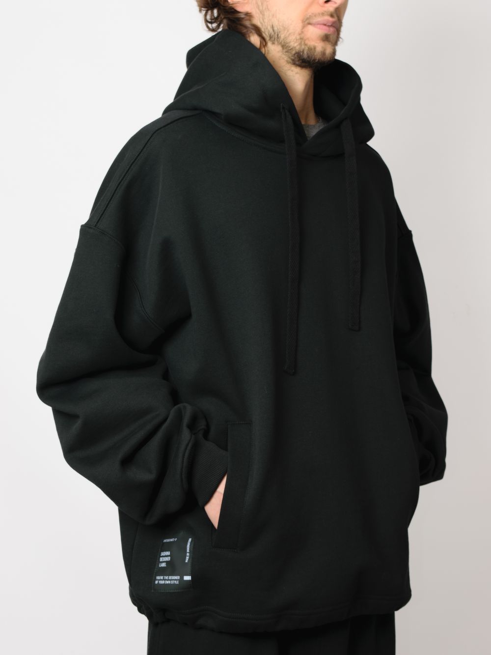 Худи Sashina Tong черное