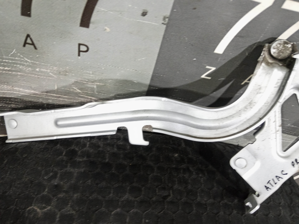 Петля капота правая Geely Atlas Pro 21-нв Б/У Оригинал 5032550100