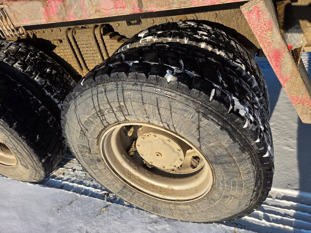 HONGYAN 908 8x4 Самосвал CQ3406HV39 (Дизельный, 8,7 л, 387 л.с., МТ)
