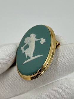 Брошь Wedgwood зелёная