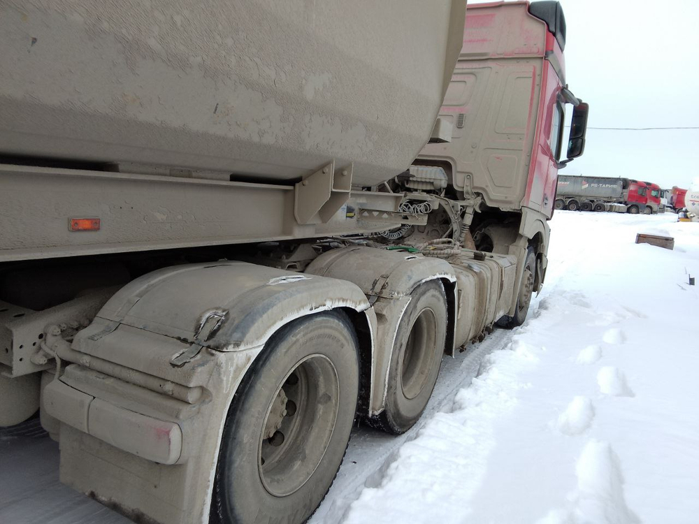 Mercedes-Benz Actros 6x4 Седельный тягач 2645 LS (Дизельный, 12,8 л, 449 л.с., МТ)