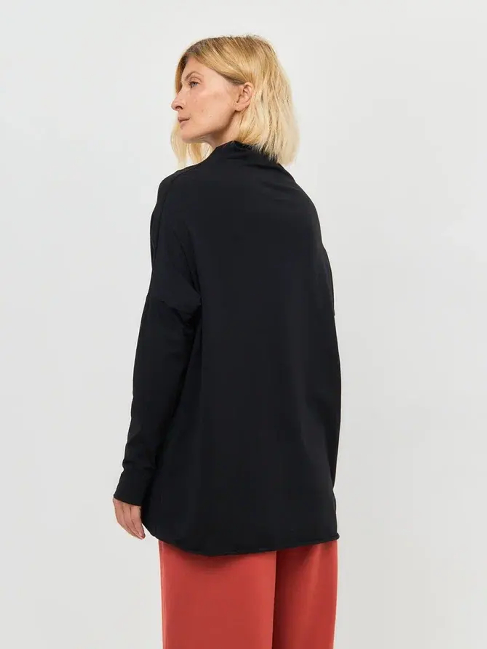 Лонгслив оверсайз черный