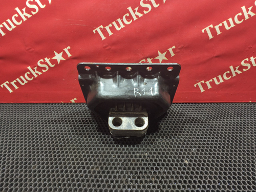 Подушка двигателя задняя