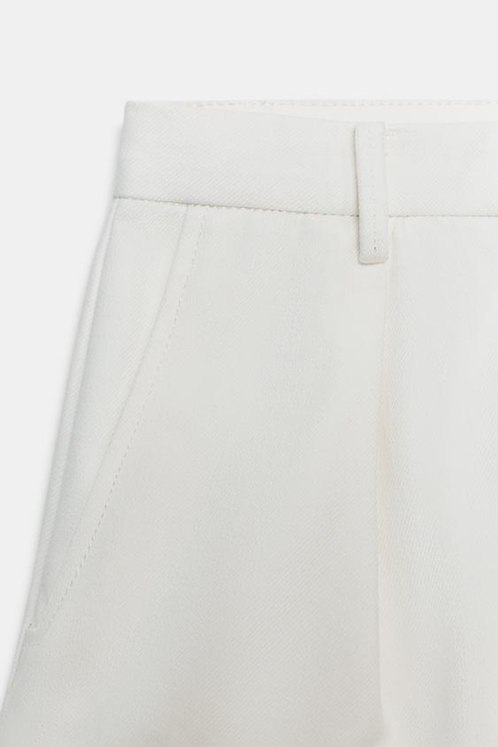 ZARA ДЖИНСОВЫЕ ШОРТЫ С ЗАЩИПАМИ — ZW COLLECTION, БЕЛЫЙ