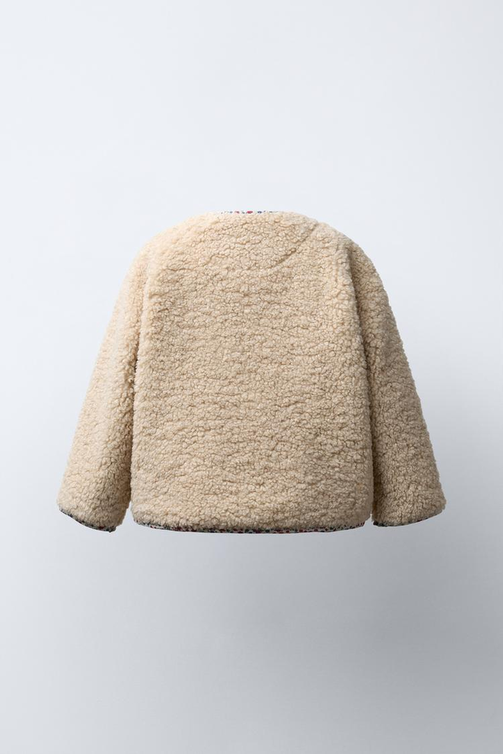 ZARA КУРТКА ИЗ ИСКУССТВЕННОЙ ОВЧИНЫ С ЦВЕТОЧНОЙ ОКАНТОВКОЙ, ЭКРЮ