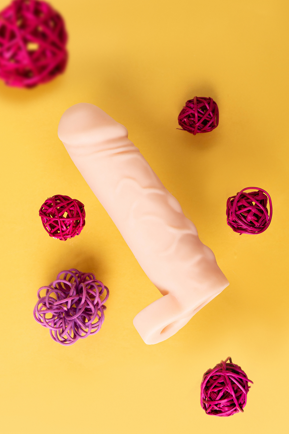 Насадка на пенис телесная (без упаковки) 16 см