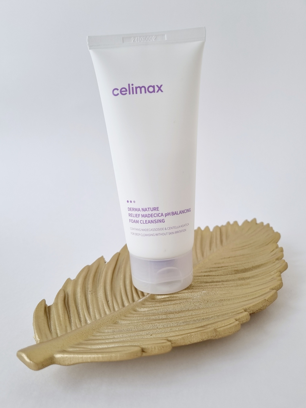 Слабокислотная очищающая пенка Celimax Derma Nature Relief Madecica pH Balancing Foam Cleansing