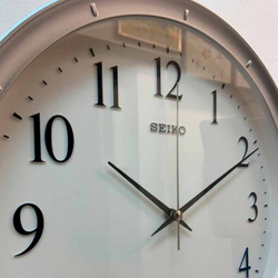 Настенные часы Seiko QXA378LN
