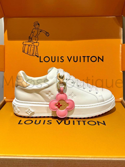 Женские кеды Louis Vuitton Time Out в белом цвете с брелком монограм
