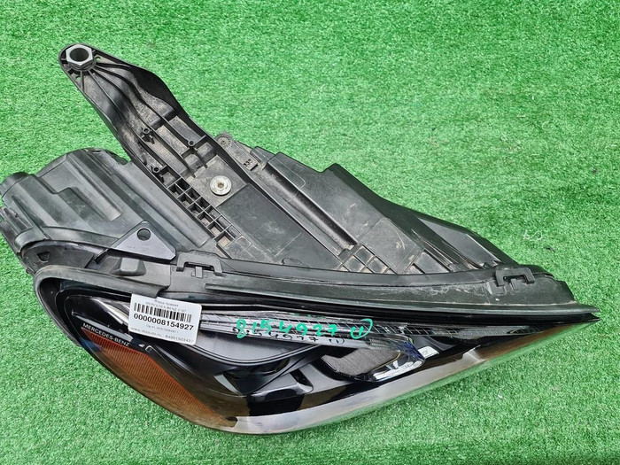 Фара правая Mercedes GLE V167 (2018-2024) LED