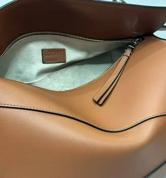 Сумка Loewe Puzzle Edge bag in classic calfskin