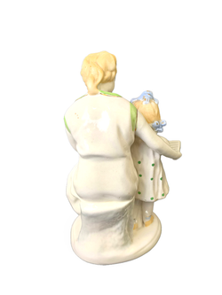 Фарфоровая статуэтка "Первая буква"