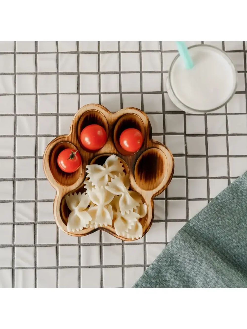 Деревянная менажница "Лапа" из кедра