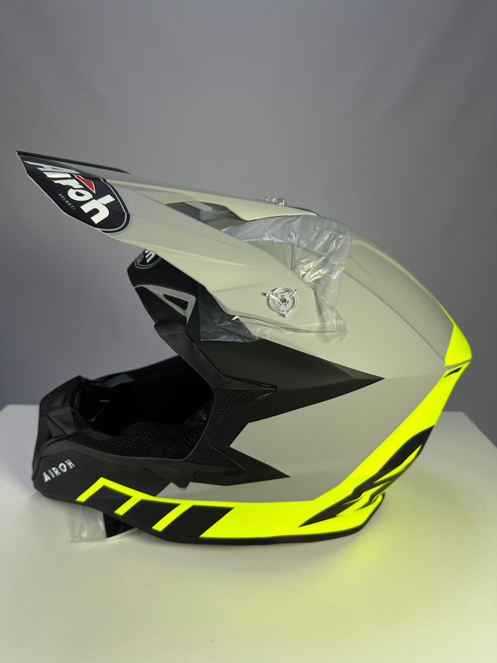 Шлем Airoh WRAAAP RELOADED Yellow Matt