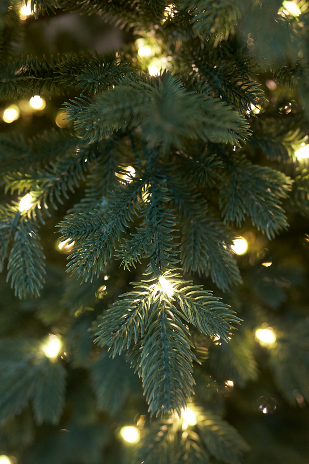 Ель искусственная с лампочками Тикко