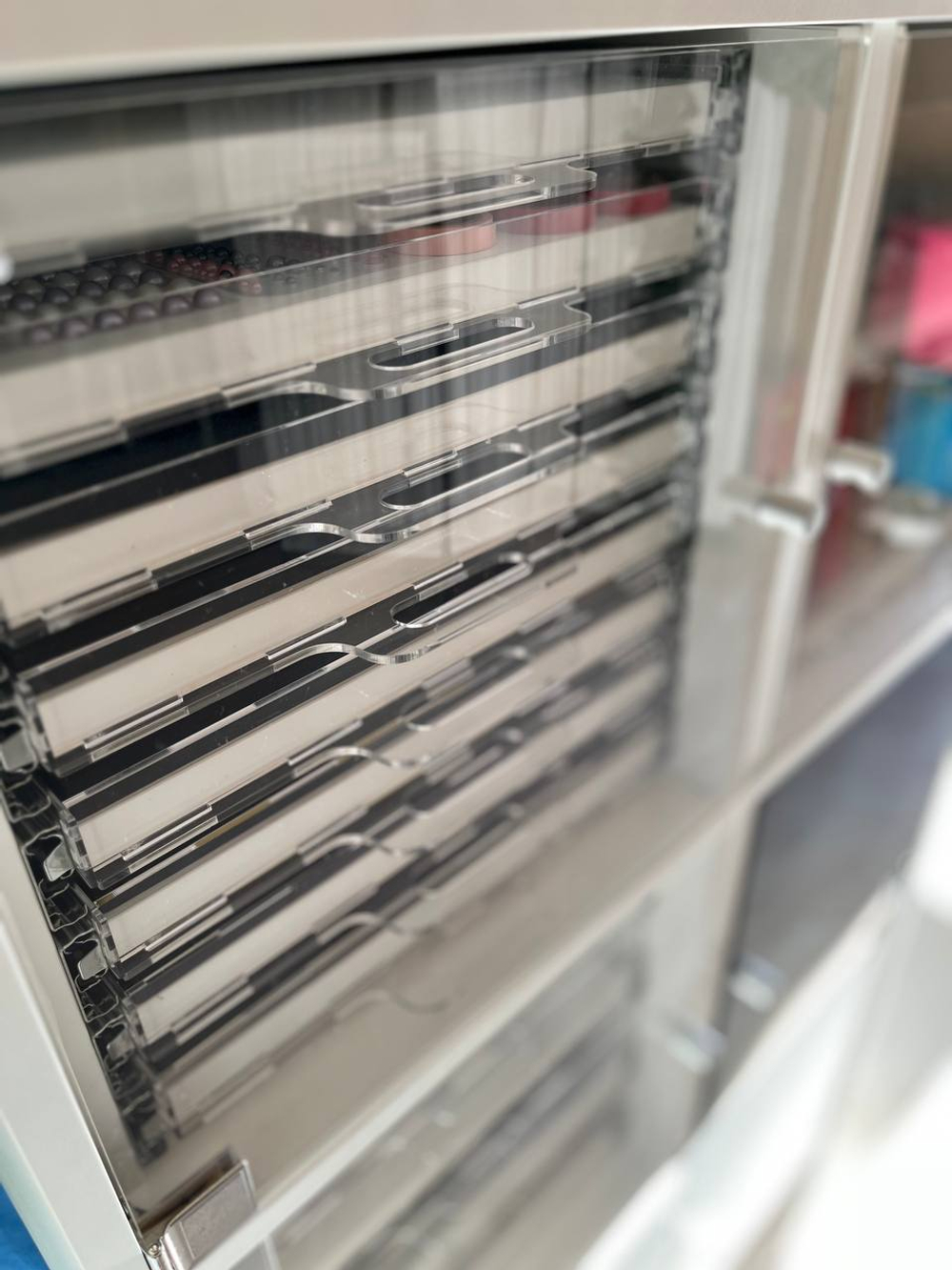 QBox Дверка из оргстекла