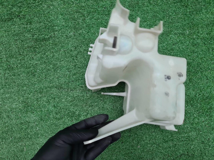 Бачок омывателя Toyota Camry xv70 (2017-н.в.)