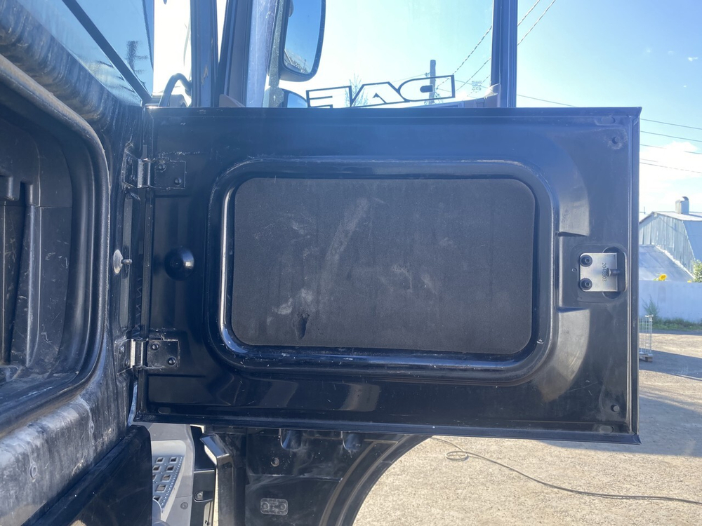 Крышка инструментального ящика 2019г