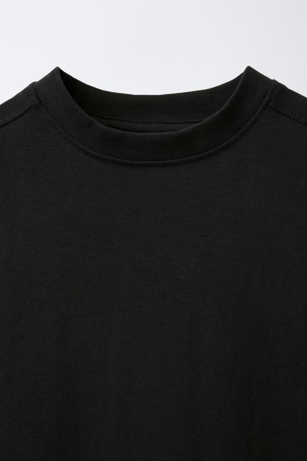 ZARA ОДНОТОННАЯ ФУТБОЛКА БЕЗ РУКАВОВ С НАШИВКОЙ, ЧЕРНЫЙ