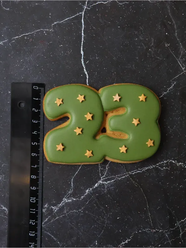 Пряники цифра 23, 4 штуки в комплекте