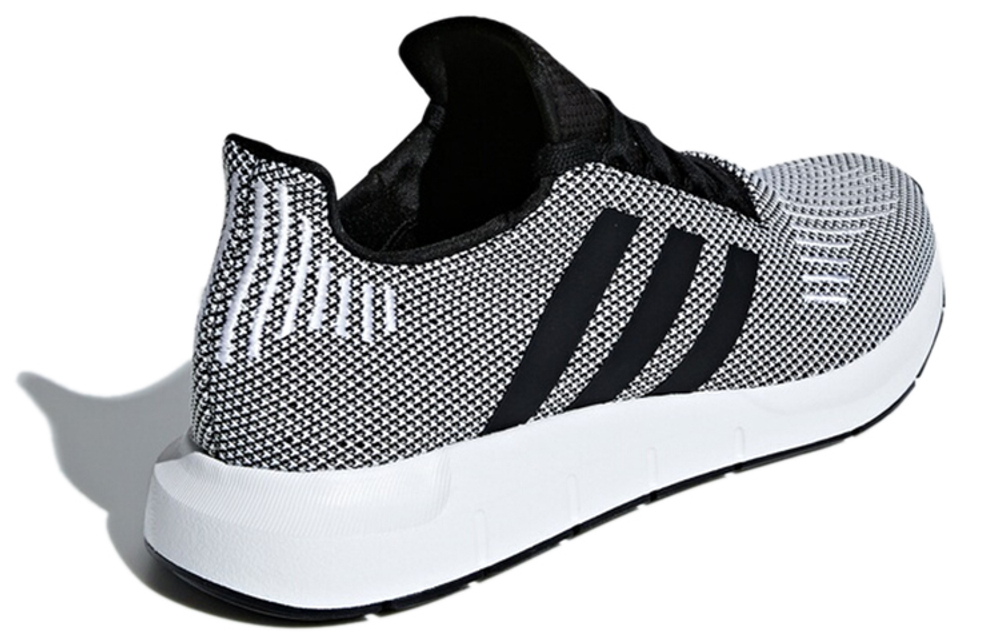 Кроссовки Adidas Originals Swift Run