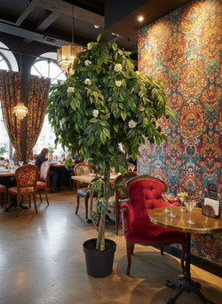 Дерево Яблоня 280см в кашпо