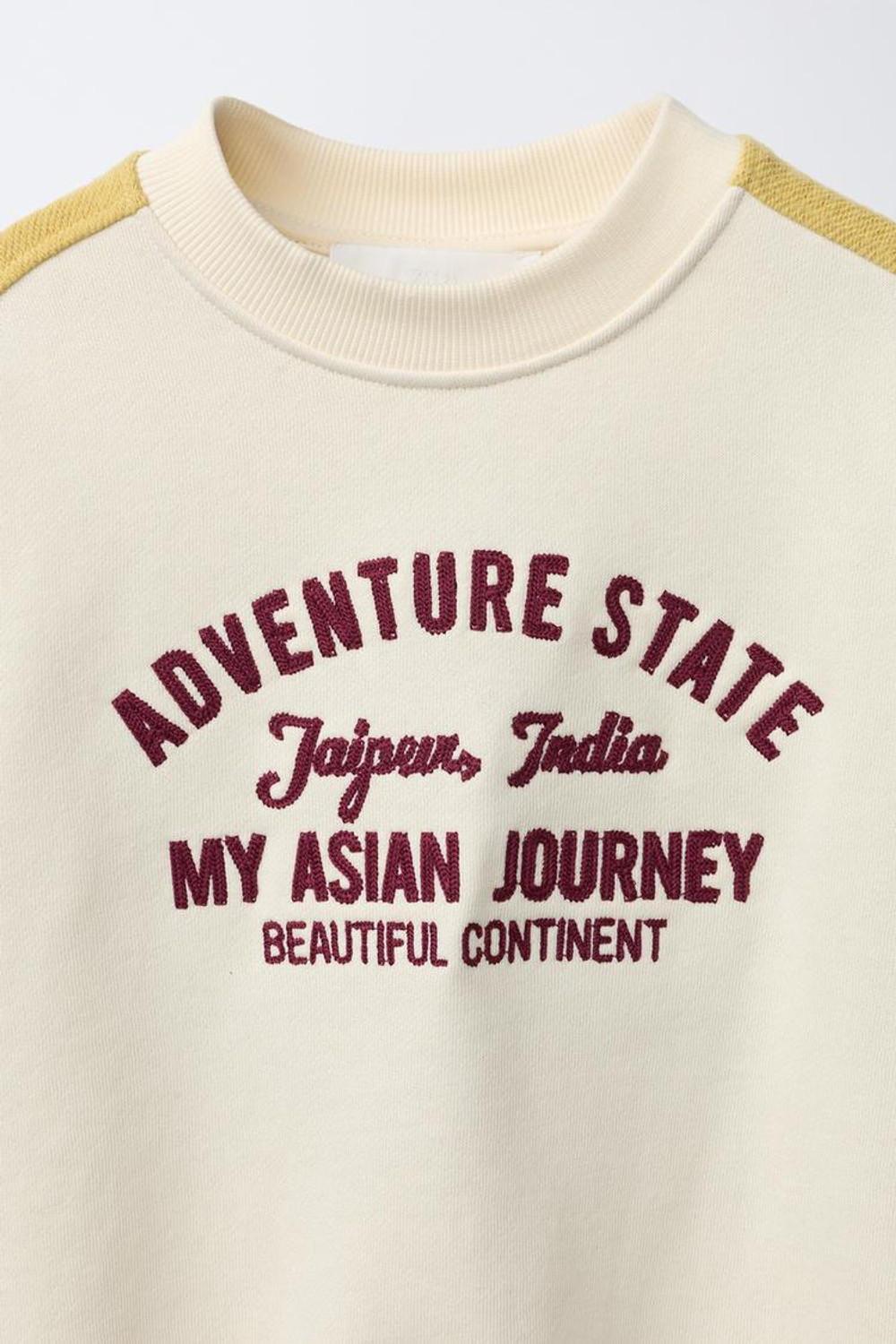 ZARA ТОЛСТОВКА С ВЫШИТОЙ НАДПИСЬЮ, ЖЕЛТОВАТО-БЕЛЫЙ