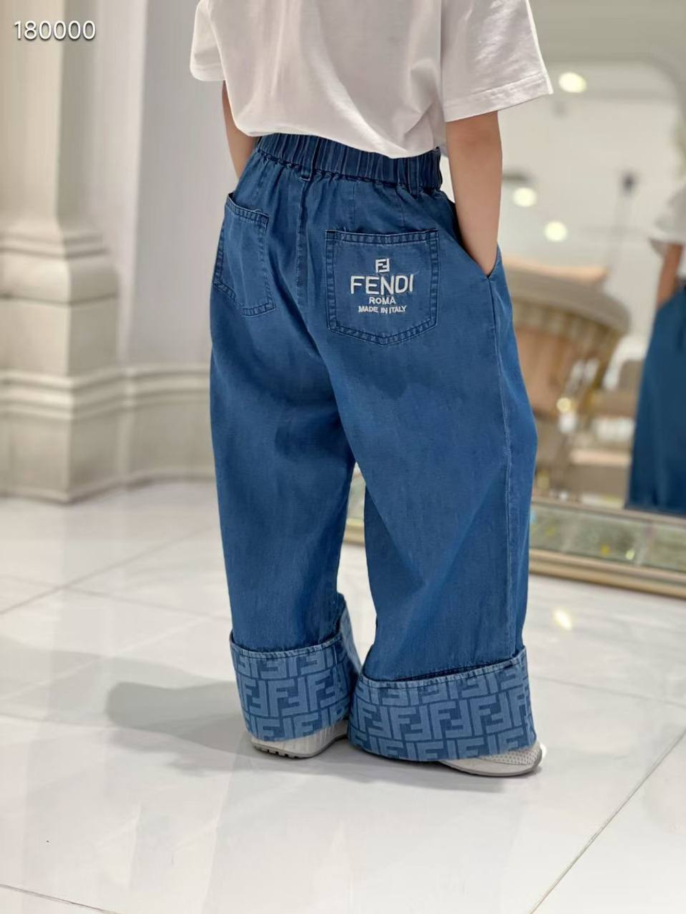 Джинсы Fendi