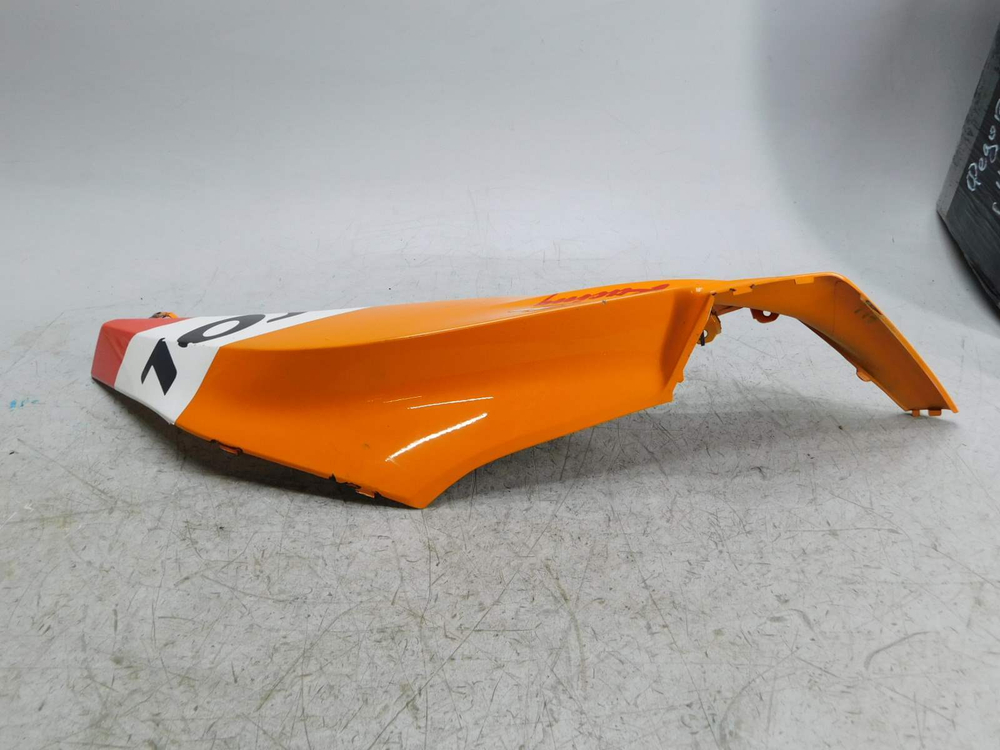 Пластик боковой левый Honda CBR600RR 06-08 64360-MFJ-D000