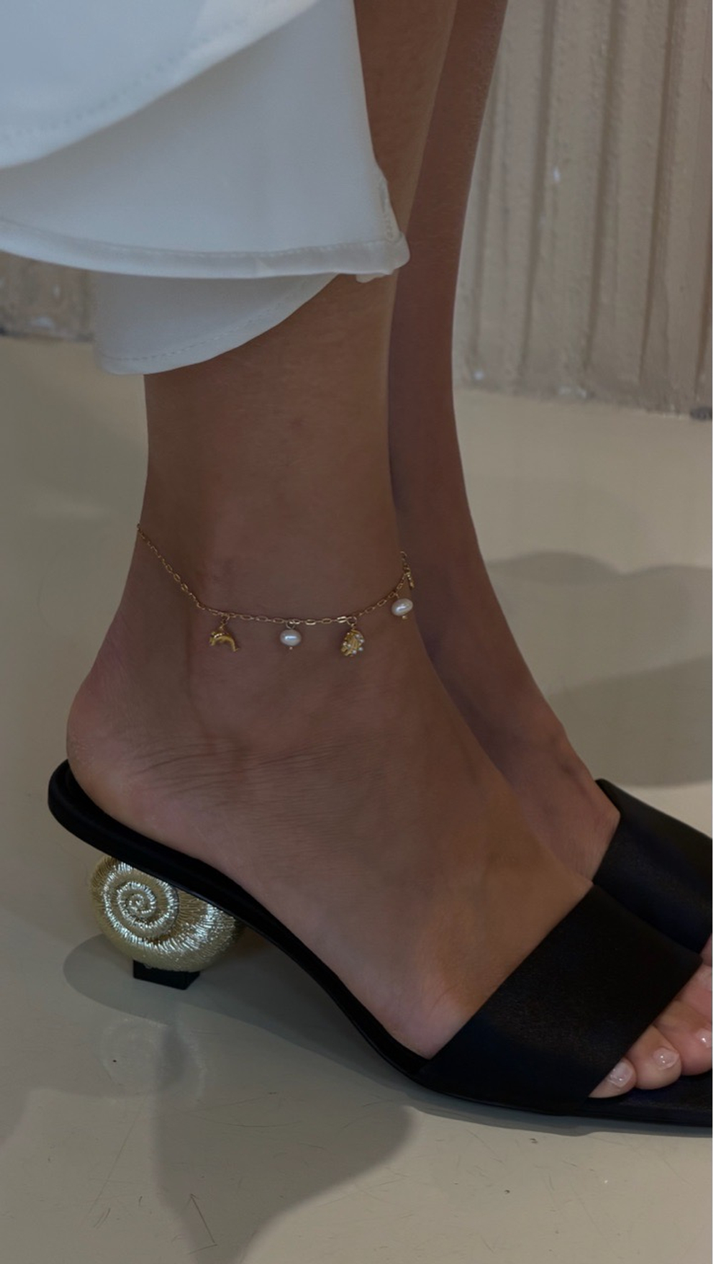 Анклет в цвете золото ракушки