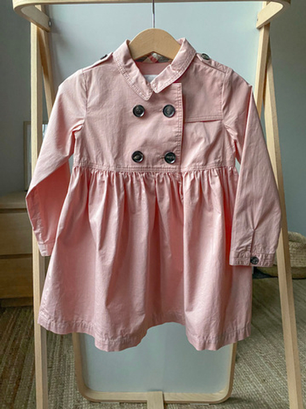 Платье  Burberry, 98