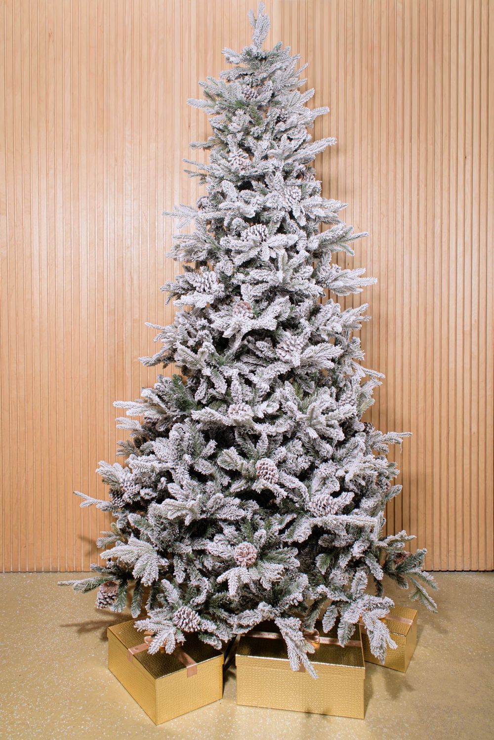 Заснеженная елка с шишками «Saint Paul» Сейнт Пол (Литая+пвх) 240 см / 2,4 м