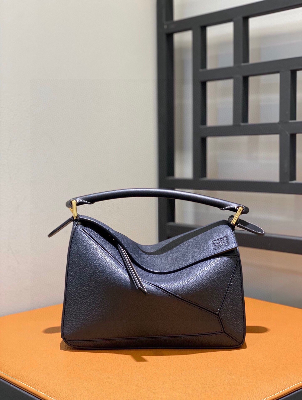 Loewe Puzzle 24 cm