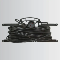 Удлинитель на рамке уличный силовой садовый ПВС 2х0.75 мм 30 метров, влагозащитный литой штепсель для газонокосилки и триммера. Строительный удлинитель 30 метров, 1 гнездо черный