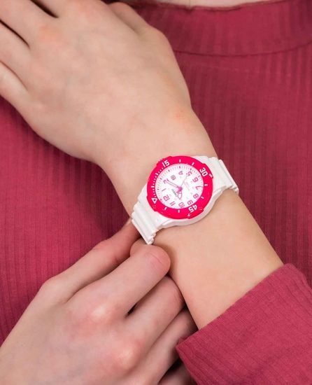 Наручные часы Casio Collection LRW-200H-4BVDF