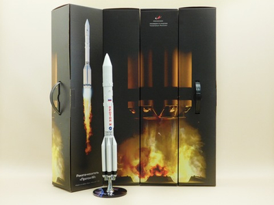 Модель Ракета-Носитель Протон-М (М1:144)