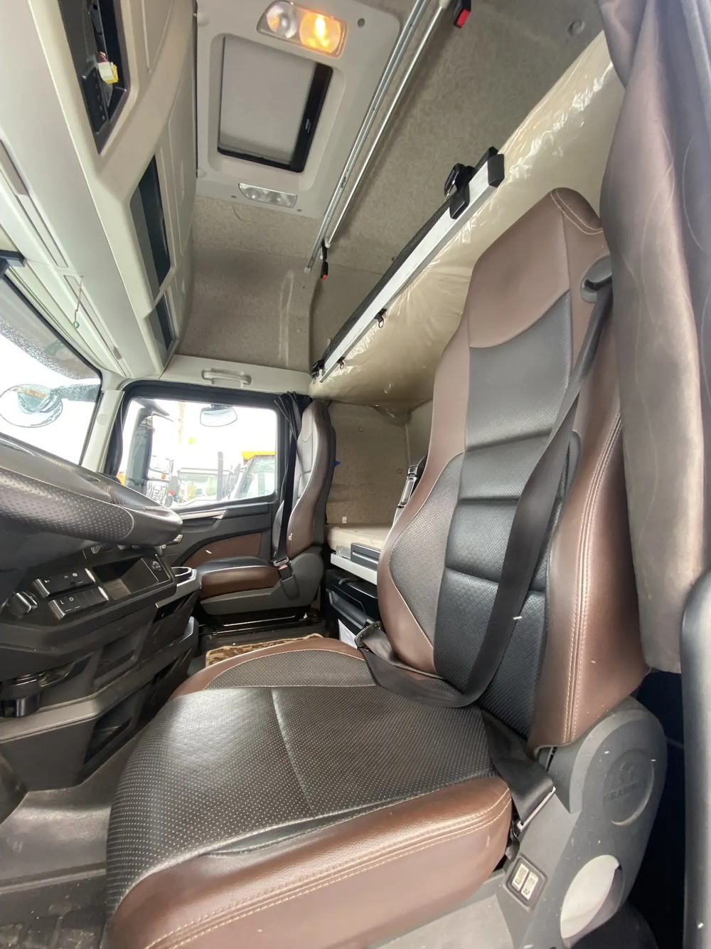 FAW J7 4x2 Седельный тягач CA4180P77K25E5 (Дизельный, 12,5 л, 553 л.с., АТ)