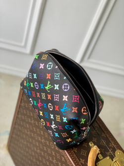 Louis Vuitton Pochette Cosmetique GM