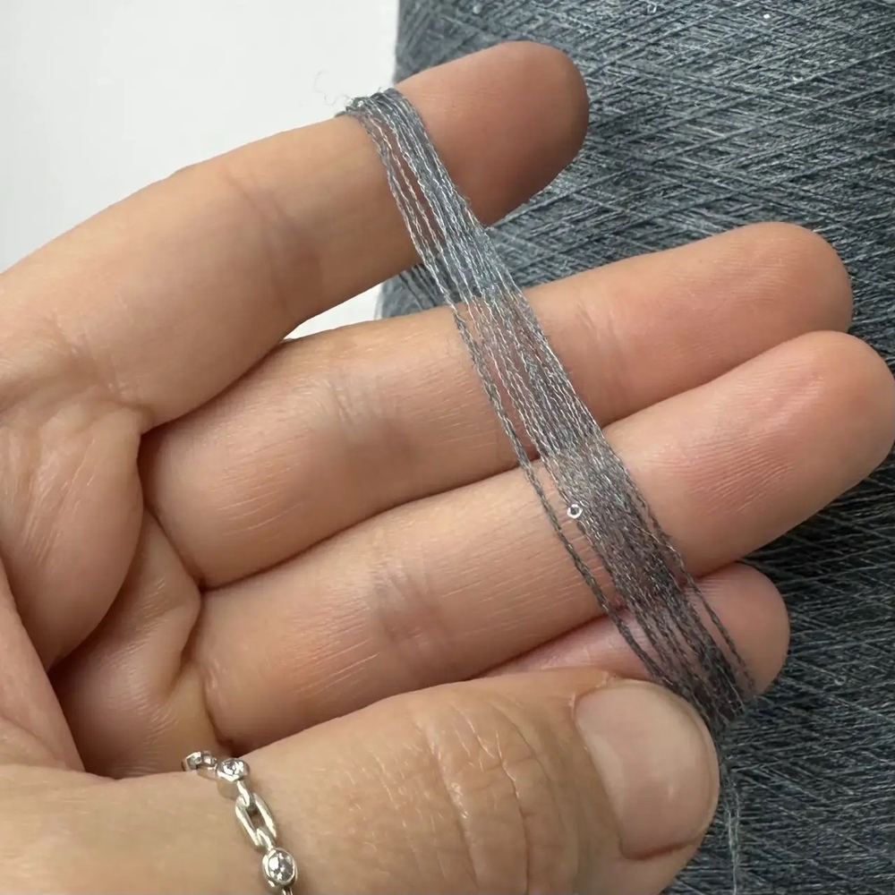 TRANSFORMARE ; 50% кашемир, 50% PVA, нанопайетки 1мм; 2500м/100гр; col. 016, цвет: петроль с серебристыми пайетками; S301