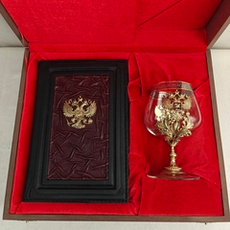 Набор "Ежедневник Герб РФ (из натуральной кожи со съемной обложкой) и бокал для коньяка "Герб России"