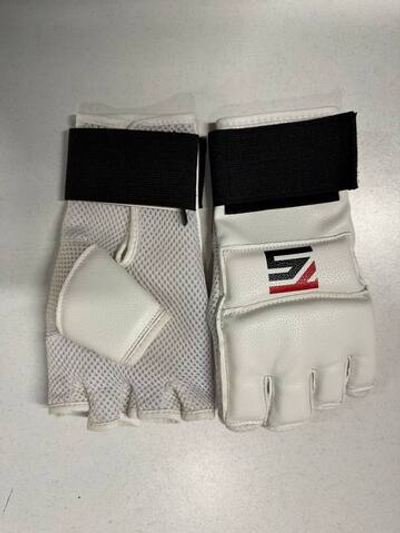 Перчатки белые Tigershop  для каратэ