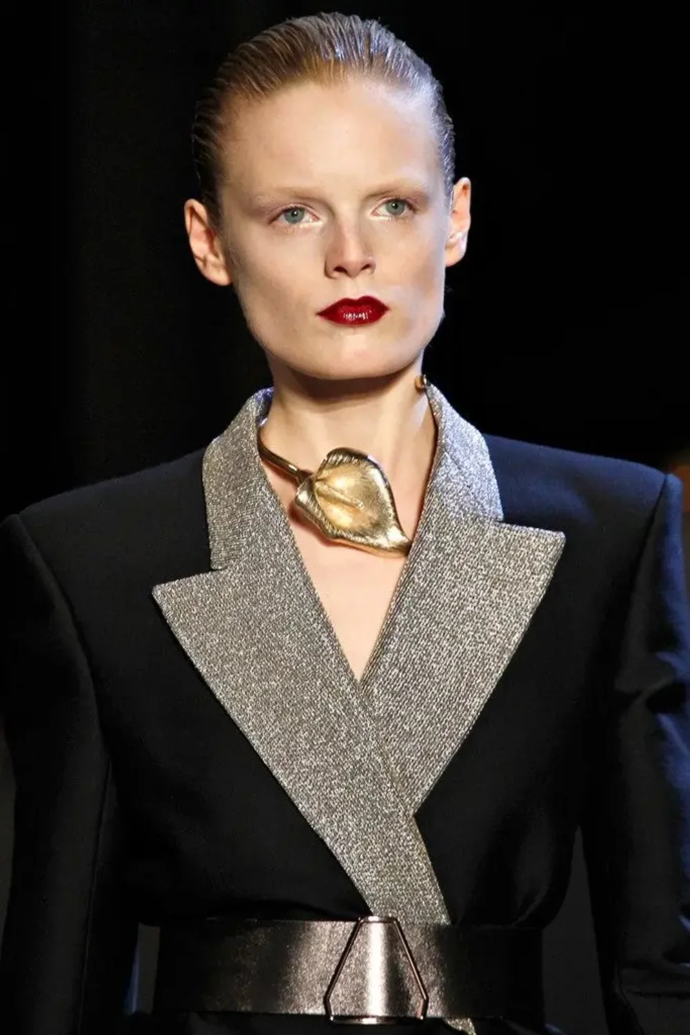 Колье-чокер Калла, Золотой