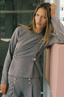 ZARA ТОП ИЗ САРЖИ С ПУГОВИЦАМИ, СЕРО-КОРИЧНЕВЫЙ